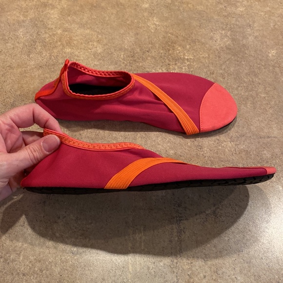 New never worn womens Fitkicks shoes see pics for measurements - Picture 3 of 6